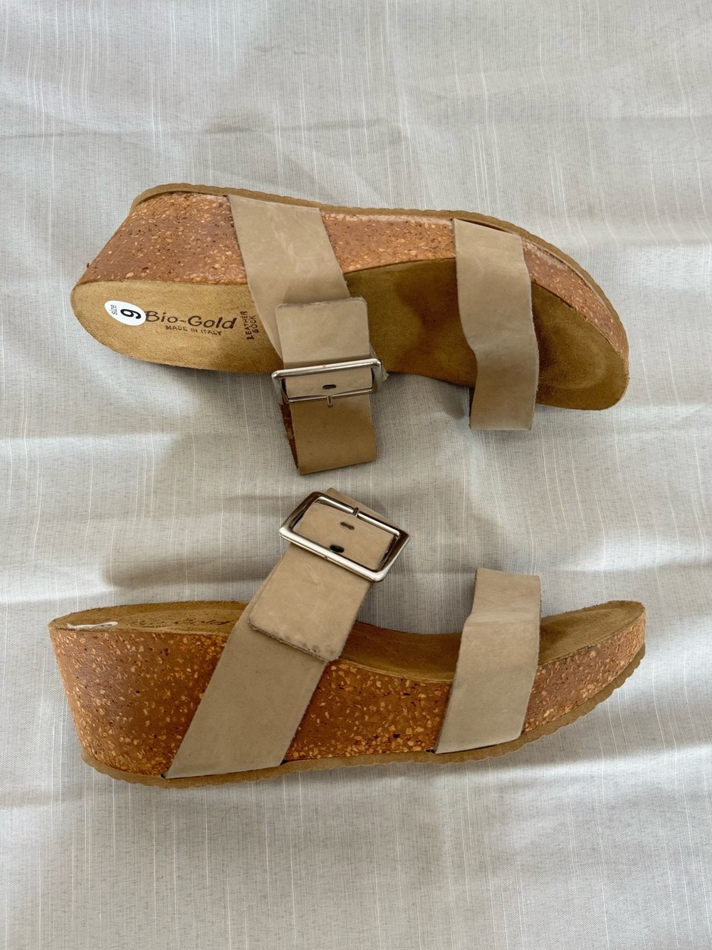 NWOT Bio-Gold Taupe Wedge Slide Sandals with Buckle Size 9
